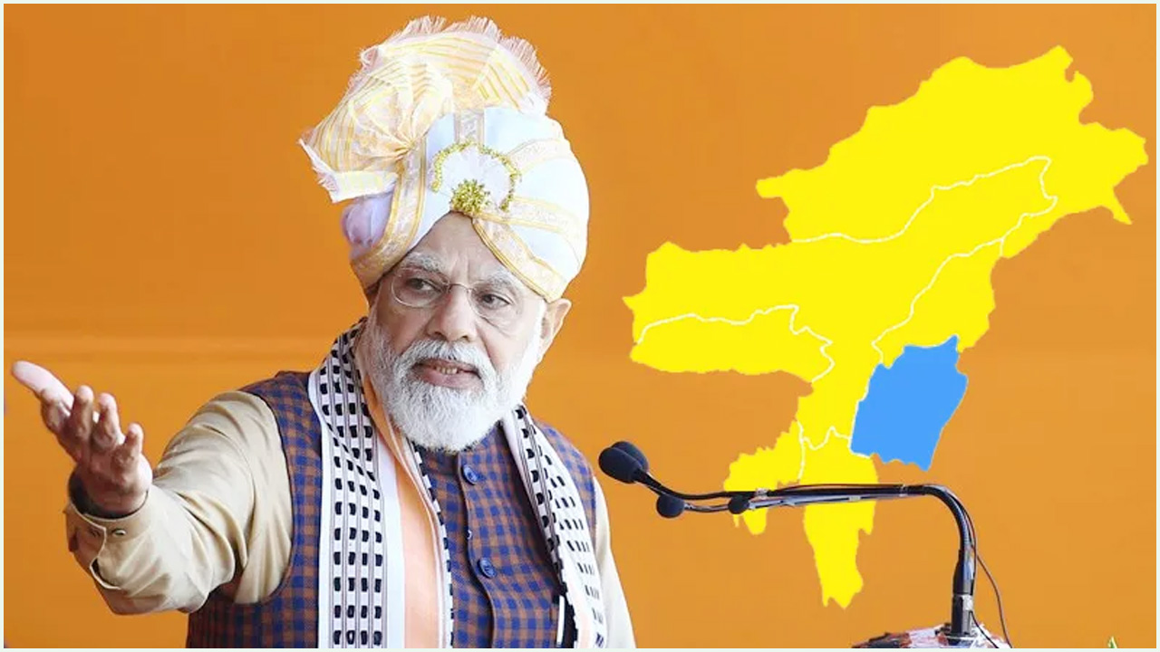 সহিংসতায় বিধ্বস্ত মণিপুরে গিয়ে মোদি বললেন, সবার সঙ্গে আছি