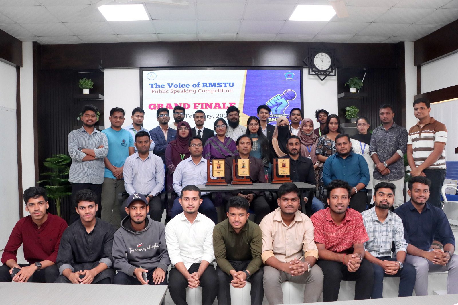 রাবিপ্রবি’তে RMSTU Career Club-এর আয়োজনে পাবলিক স্পিকিং প্রতিযোগিতা অনুষ্ঠিত