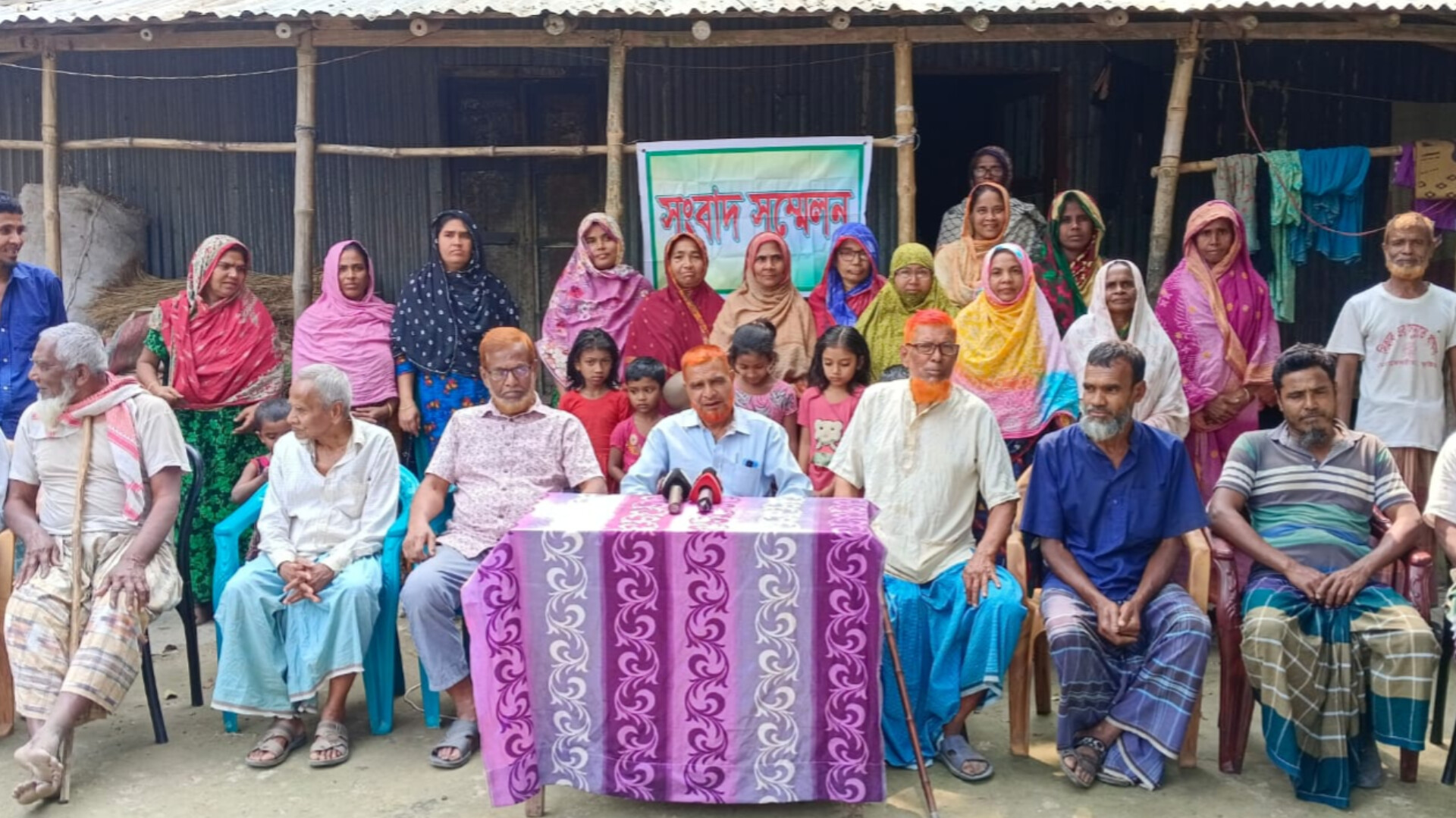 পাংশায় সরকারি রাস্তা কেটে পুকুর খননের অভিযোগ, গ্রামবাসীর সংবাদ সম্মেলন