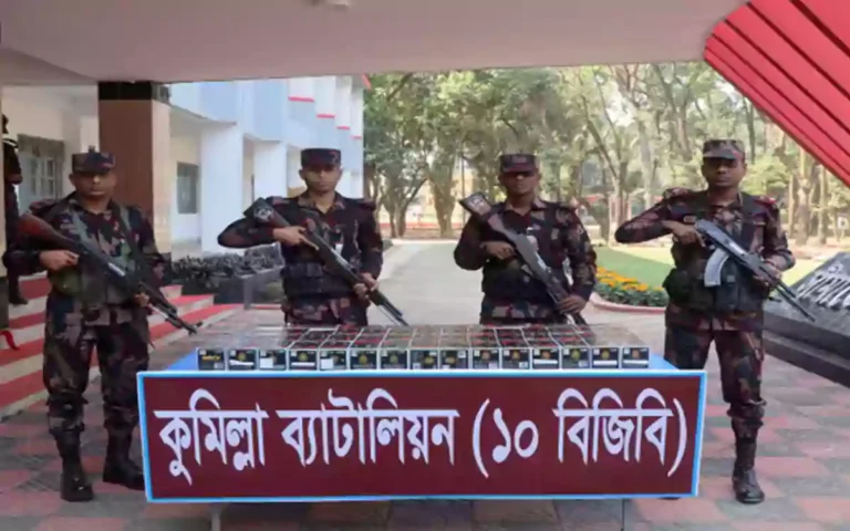 কুমিল্লা সীমান্ত থেকে বিপুল ভারতীয় মোবাইল ডিসপ্লে জব্দ, বাজারমূল্য প্রায় ৩৯ লাখ টাকা