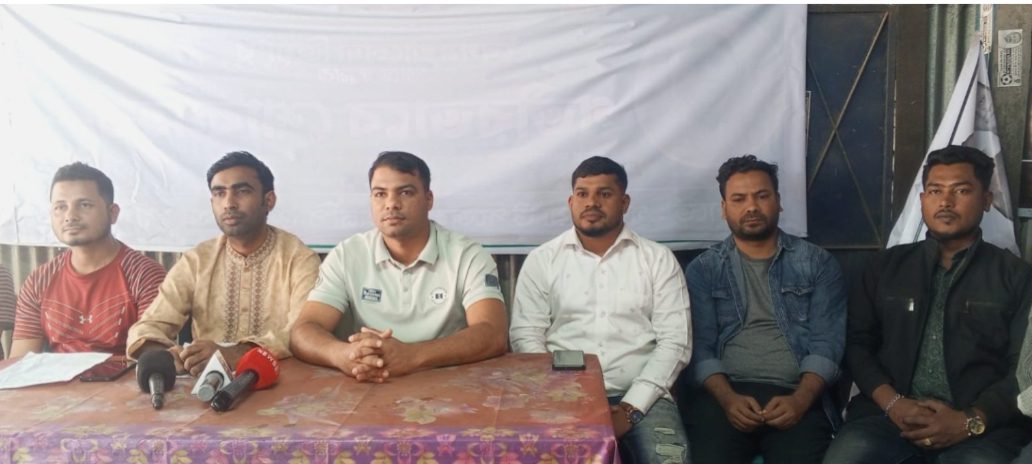 গজারিয়ায় একযোগে ছাত্রদলের ২৫ নেতাকর্মীর পদত্যা।
