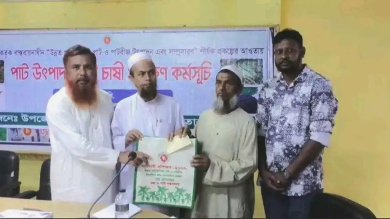 প্রশিক্ষণে ভেড়ার খামারি, বঞ্চিত পাট চাষি!