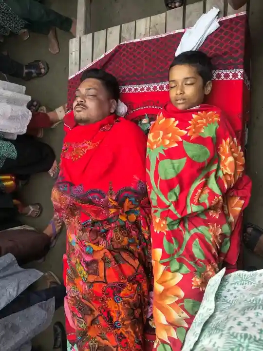 দেলদুয়ারে বজ্রপাতে ব্যাটারিচালিত অটোরিকশা থেকে নামার সময় বাবা-মেয়ের মৃ/ত্যু