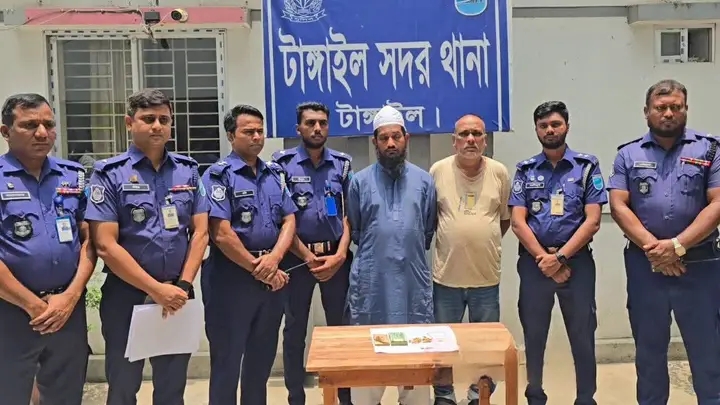 টাঙ্গাইলে গৃহবধূ হত্যা মামলায় মসজিদের মুয়াজ্জিন সহ গ্রেপ্তার দুই, স্বর্ণালংকার ও নগদ টাকা উদ্ধার