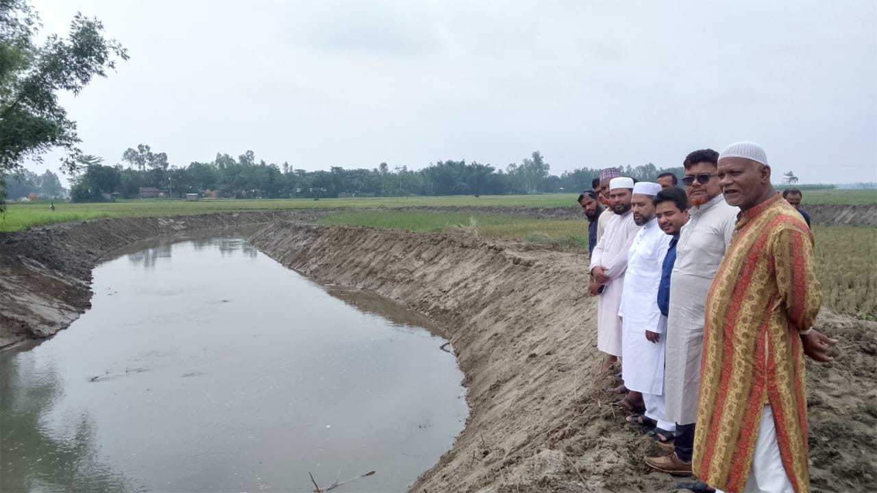 খালে ফিরেছে প্রাণ, খনন কাজ পরিদর্শন করলেন এমপি মুনতাকিম