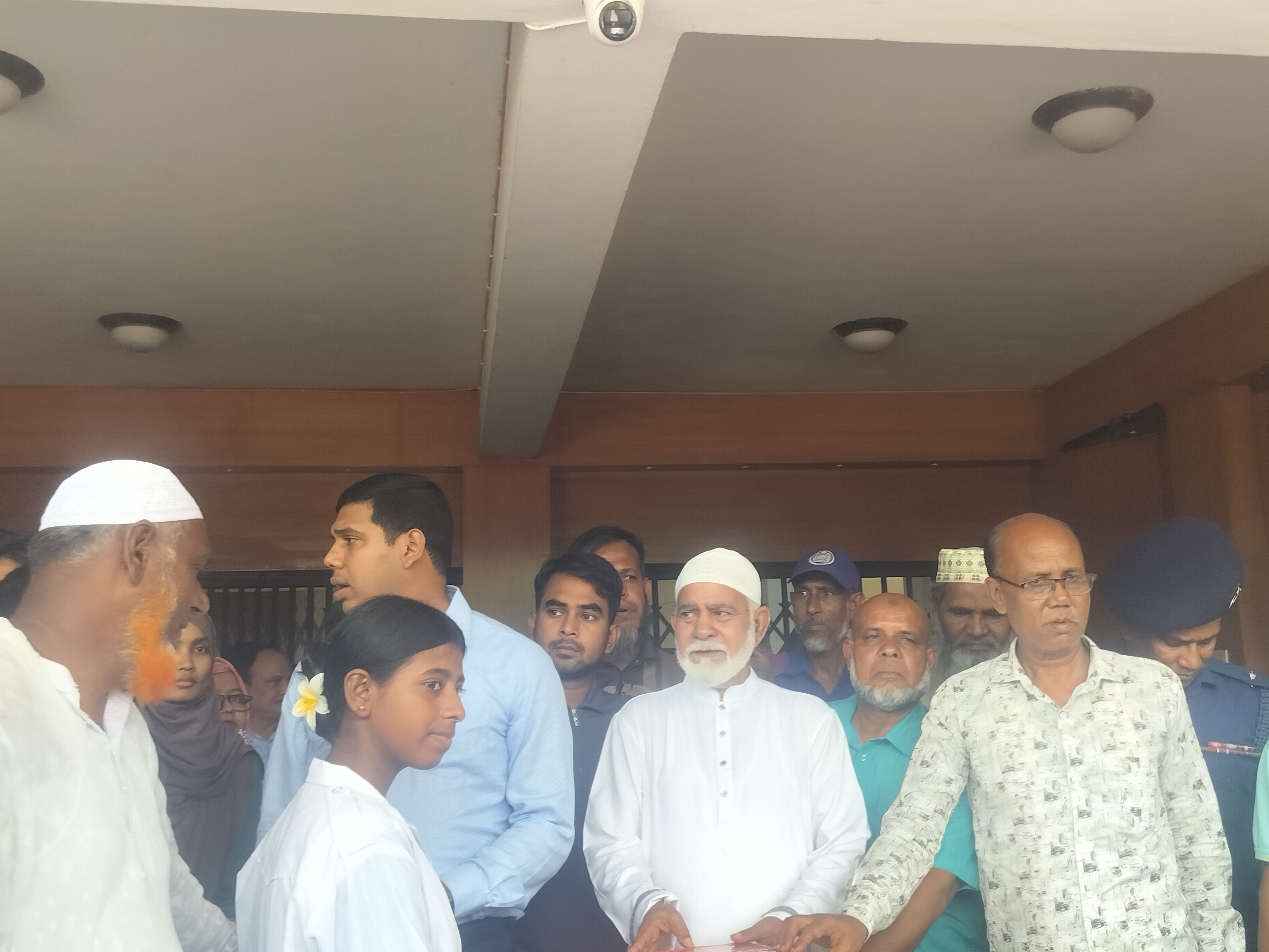 ফুলবাড়ী উপজেলা পরিষদে পরিদর্শন কক্ষ উদ্বোধন করলেন এ জেড এম রেজওয়ানুল হক