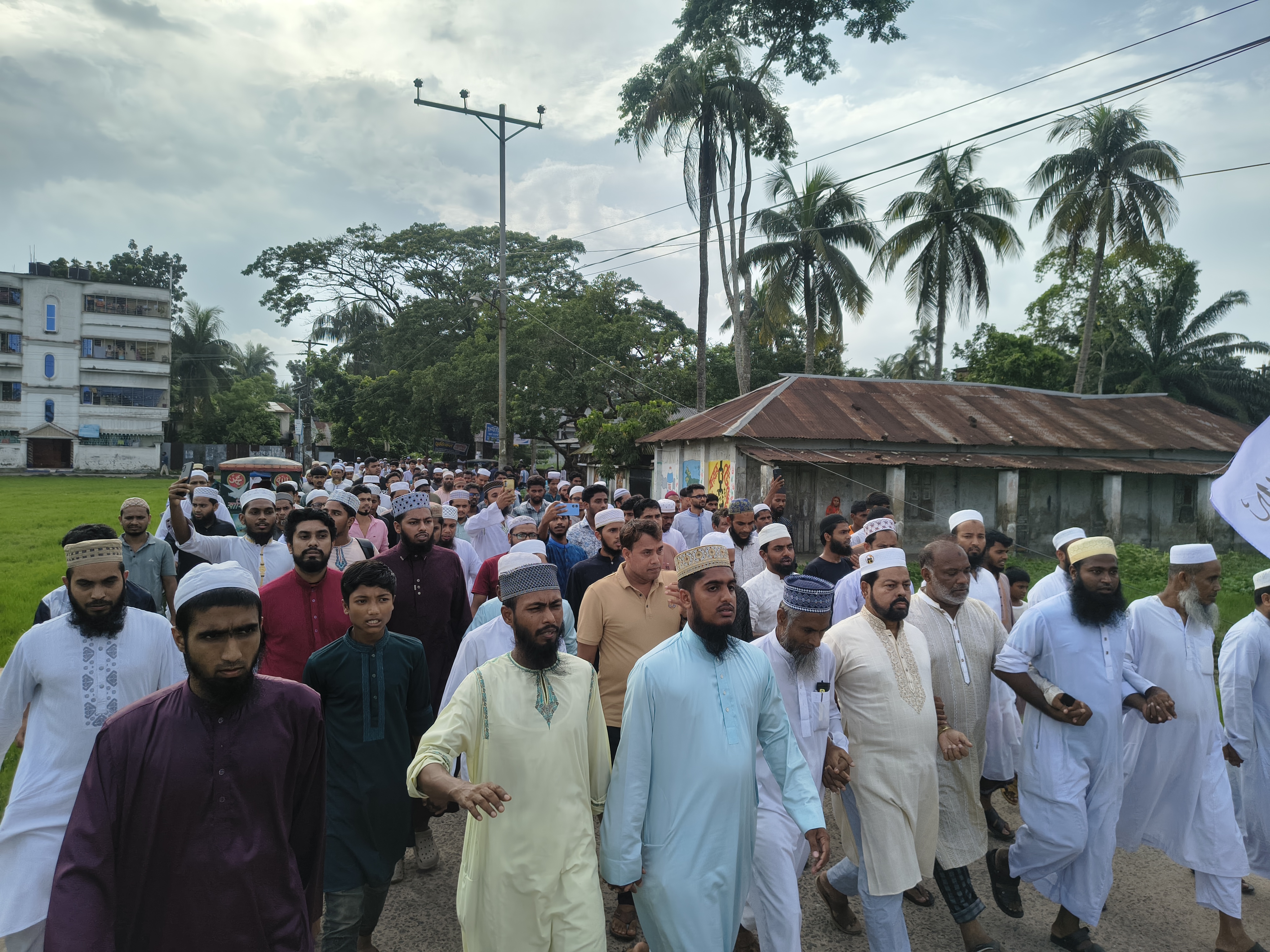 বানারীপাড়ায় মহানবী (সা.)-কে কটূক্তির অভিযোগে সঞ্জীব রায়ের গ্রেফতারের দাবিতে ফের বিক্ষোভ