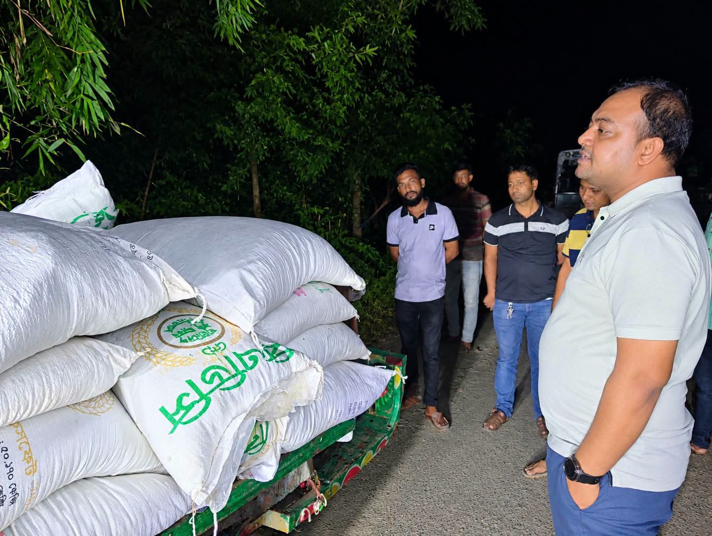 জামালপুরের বকশীগঞ্জে গভীর রাতে ২৩ বস্তা সার জব্দ